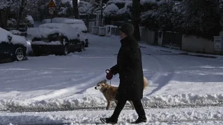 Καιρός: Χιόνια και κρύο από την Κυριακή