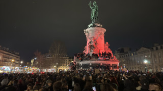 Γαλλία: Πανηγυρίζουν με πυροτεχνήματα και συνθήματα τον θάνατο του Ζαν Μαρί Λεπέν!