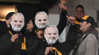 Η «απάντηση» των ΑΕΚτζήδων στους ΠΑΟΚτσήδες με μάσκες Ηλιόπουλου!