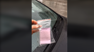 Έπαθε… πλάκα με «αδιάβροχη» κλήση της τροχαίας-Τον «δίκασαν» στα σχόλια για το παρκάρισμα