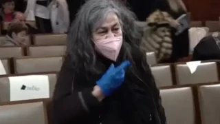 Η Ελένη Λουκά έβαλε... μπουρλότο στην παρουσίαση βιβλίου του Στέφανου Κασσελάκη!