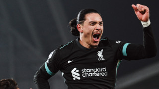 Απόδραση της Λίβερπουλ από την έδρα της Μπρέντφορντ με Νούνιες