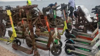 Θεσσαλονίκη: 6 πατίνια στον βυθό του Θερμαϊκού σε απόσταση 25 μέτρων