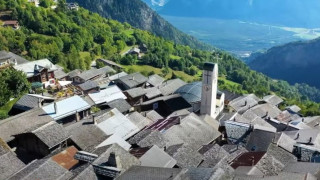 Χωριό στην Ελβετία δίνει 21.000 ευρώ σε όποιον επιλέξει να ζήσει εκεί!
