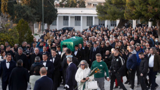 Μίμης Δομάζος: Το τελευταίο αντίο στον «Στρατηγό» με τον ύμνο του Παναθηναϊκού