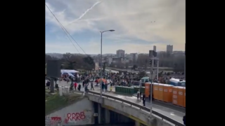 Σερβία: Παραιτείται ο Βούτσεβιτς μετά την κατακραυγή για την πολύνεκρη σιδηροδρομική τραγωδία