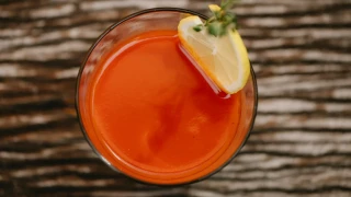 Ο χυμός που ρίχνει την πίεση στους 60χρονους