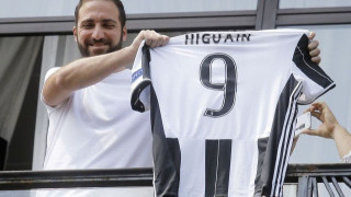 Απάντησε στον       πρόεδρο της Νάπολι ο Ιγκουαΐν!