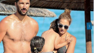 Ο Πέτζα με την εκρηκτική Αλέκα Καμηλά στη Σκόπελο (pic)