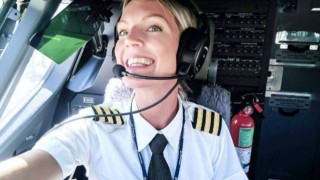 Η Μαρία είναι η πιο σέξι πιλότος επιβατικών αεροπλάνων (pics)