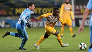 «Βλέπει»                      και Ντουντού η Βέροια