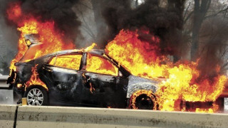 Θεσσαλονίκη - ΤΩΡΑ: Φωτιά σε αυτοκίνητο στο κέντρο της πόλης