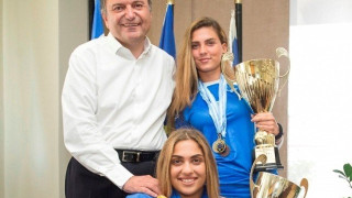 Οι δίδυμες αθλήτριες από το Πανόραμα που σάρωσαν τα μετάλλια