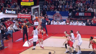 Επικό τρολάρισμα στον Βεζένκοφ: «Σα να στέλνεις λάθος μήνυμα σε λάθος τσατ»