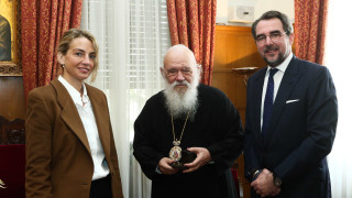 Γιατί Ντε Γκρες και Βαρδινογιάννης παντρεύονται με κορώνες;