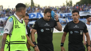 Αργεντινή: Βοηθός διαιτητή δέχτηκε κοντάρι σημαίας στο κεφάλι