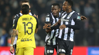 «Πέταξε» το πρώτο ημίχρονο και στη συνέχεια έκανε ήρωα τον Στρακόσα!