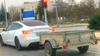 Μυθική εικόνα: Tesla με... κοτσαδόρο στις Σέρρες!