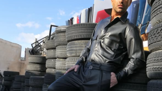 Νίκος Κολιογιάννης: Ποιος είναι ο Έλληνας που διεκδικεί τον τίτλο του ομορφότερου άνδρα