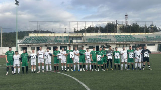 «Δεν έχω οξυγόνο»: Ακρίτες Συκεών Β και Πρωταθλητές Πεύκων τίμησαν τη μνήμη των 57 θυμάτων στα Τέμπη