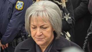 Σε κλίμα οδύνης η κηδεία του Βασίλη Καλογήρου