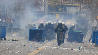 Τέμπη-Επεισόδια με τραυματίες στο Σύνταγμα: Πολίτης εντοπίστηκε χωρίς αισθήσεις