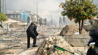 Βίντεο-ντοκουμέντο: Σπάνε μάρμαρα και ζητούν να κλείσουν οι κάμερες (vid)