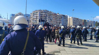 Θεσσαλονίκη: Επεισόδια μπροστά στον ΟΣΕ - Έπεσαν μολότοφ