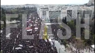 Σύνταγμα: Συγκλονιστικό βίντεο από drone-Ατελείωτη λαοθάλασσα