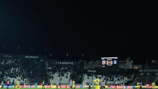 Διέκοπη στο 57' το ΠΑΟΚ - Αστέρας Τρίπολης για τα θύματα των Τεμπών με πρωτοβουλία παικτών - διαιτητών (vid)