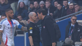 Εκτός εαυτού ο Φονσέκα: Κόλλησε το πρόσωπό του σε εκείνο του διαιτητή!