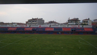 Απόρησαν     οι παίκτες      με τον αγωνιστικό χώρο!