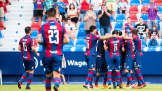 Αρέσει       το Λεβάντε στο     ξεκίνημα της Σεγούντα