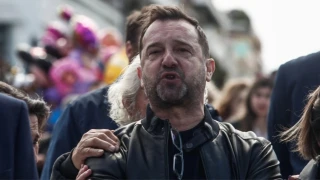 Τέμπη-Ξέσπασμα Πλακιά: «Τα παιδιά μας δεν έπεσαν υπέρ πατρίδος, τα σκότωσε η πατρίδα»