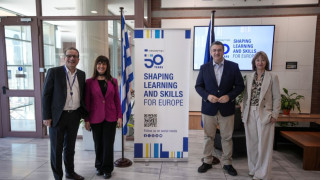 Απόστολος Τζιτζικώστας: Επίσκεψη στο Ευρωπαϊκό Κέντρο για την Ανάπτυξη της Επαγγελματικής Κατάρτισης