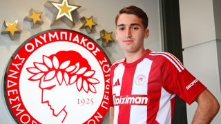 Στα «ερυθρόλευκα» μέχρι το 2029 ο Παπακανέλλος