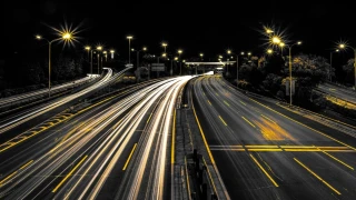 Οι ασυνήθιστοι νόμοι της Ελβετίας: Δικηγόρος πλήρωσε «τρελό» ποσό γιατί κόλλησε με το αμάξι στον μπροστινό του