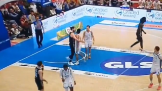 Ιταλία: Ο Σενγκέλια «τρελάθηκε» και αποβλήθηκε