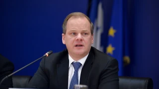 Τέμπη: Πρώτη μήνυση για τρία κακουργήματα κατά του Καραμανλή