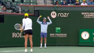 Indian Wells: Η Σβιόντεκ πέταξε το μπαλάκι του τένις σε ball boy!