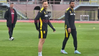 Άρης: Προπόνηση στην Καλαμάτα πριν τον Αστέρα-Τι είπαν Ουζουνίδης-Γκουγκουλιάς για τη «Μαύρη Θύελλα»