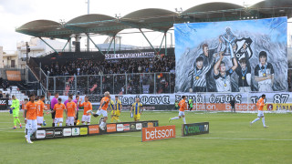 Το τρομερό κορεό των οπαδών του ΟΦΗ στη ρεβάνς Κυπέλλου με τον Αστέρα