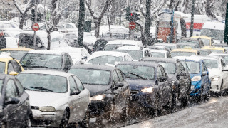 Θεσσαλονίκη: Στα «λευκά» η πόλη μετά τον απριλιάτικο χιονιά-Ποιοι δρόμοι έκλεισαν