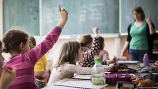 Deutsche Welle: Προετοιμασίες πολέμου σε γερμανικά σχολεία