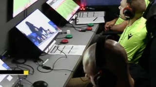 Νέοι κανονισμοί στο ποδόσφαιρο: Τι αλλάζει σε πέναλτι, οφσάιντ, VAR