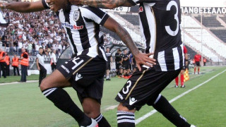 Χάρηκε ο κόσμος                            μπάλα...