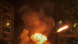 Νέος Κόσμος: «Χριστός Ανέστη» με μολότοφ και... εκρηκτικά