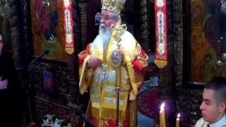 Μητροπολίτης Σερβίων-Κοζάνης: Τα έβαλε με «κοπελίτσα» που είχε σκουλαρίκια και τατουάζ