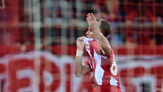 Η Γουέστ Χαμ αντιμετωπίζει σκληρό ανταγωνισμό από τη Μάντσεστερ Γιουνάιτεντ για τον Κωστούλα