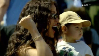 Κηφισιά - Ηλιούπολη: Η Φουρέιρα πανηγύρισε το γκολ του Τζίμα μαζί με τον γιο της